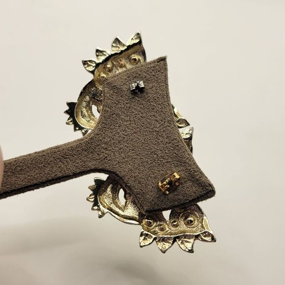 Goldtone and black theater Faux pearl Pierced earrings - Picture 6 of 7